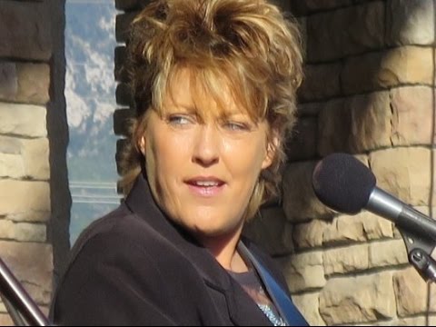 Katrina Leskanich BBC Life Story Interview - Katrina and the Waves