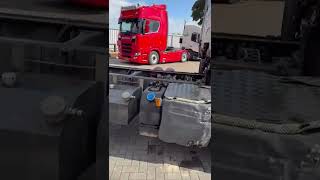 Buy damaged Scania R490 / 8X4 / ENGINE RUNNING / RETARDER / 9 TON FRONT AXLE / LIFT chassis truck - Image 4 | Autoline US Damaged Scania R490 / 8X4 / ENGINE RUNNING / RETARDER / 9 TON FRONT AXLE / LIFT chassis truck | Image 4 - Autoline