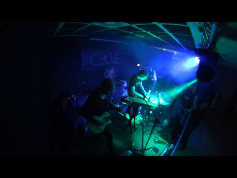 Taipuva Luotisuora - The Army of Isopods (live at Cycle)