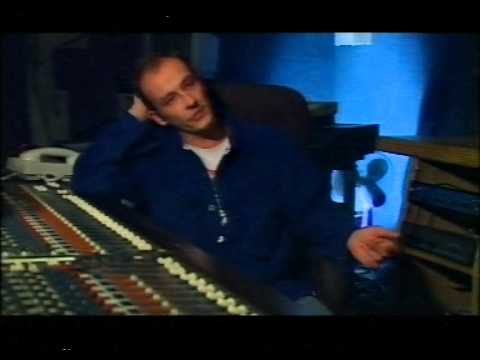 Oasis - The Unauthorised True Story - Behind Their Glory