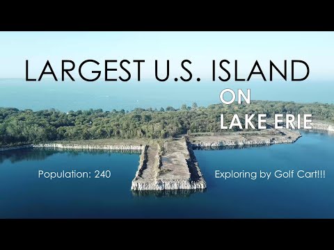 image-Where are the glacial grooves located?