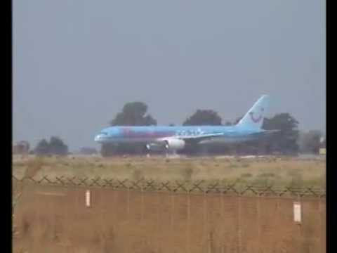 Thomson Holidays (Britannia Airways) Boeing 757-204 G-BYAS (cn 27238/604)