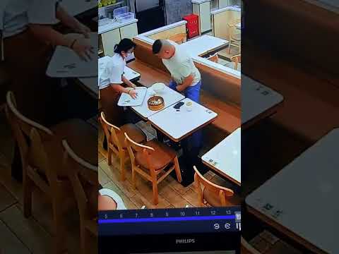 5443: Chinese waitress accidentally spills hot soup on customer while serving