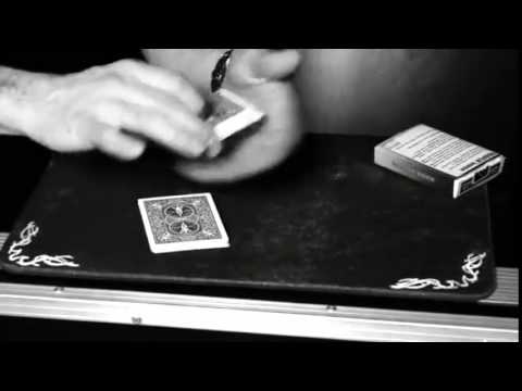 Saturn Magic -Triple Deck (Red) by Ferry De Riemer - Trick