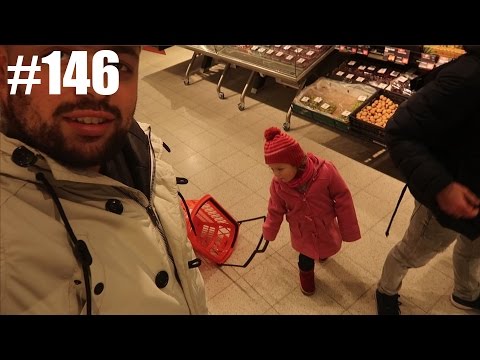 DOCHTER HELPT PAPA MET BOODSCHAPPEN DOEN - QUCEE VLOG #146