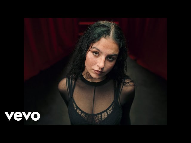 Video zu 'Vähän Enemmän' ansehen