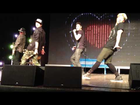KIM HYUN JOONG IN BRAZIL (2K13 FEEL KOREA) 2013 - KISS KISS [fancam]