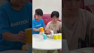 ボールを落とさず紙コップをまとめろ！ #shorts