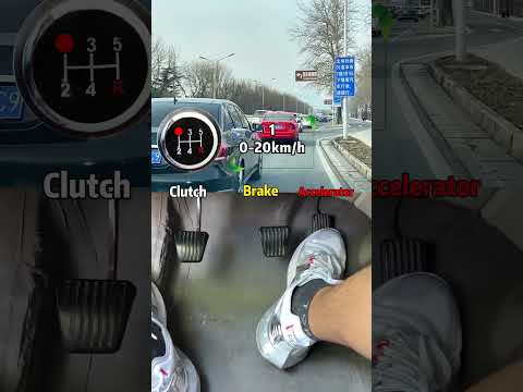 How to drive a manual car in heavy traffic? #driving #manual #car#traffic #carsoft #cardriving