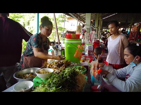 Vietnamese Noodle - Fish,Pork,And Chicken Leg With Noodle Soup - Breakfast At Praek Eng