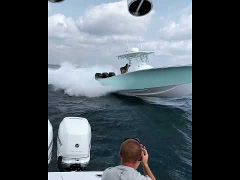 Tribute Center Console Fishing Boat Fast Fly By (Sportfishtrader)