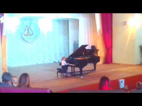 І.Хуторянський " Вогнівочка- стрибунівочка", виконує учениця 1-го класу Каюкова Софія.