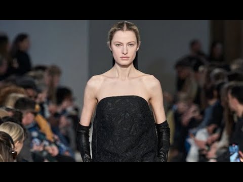 MAX MARA Fall 2023 Milan - CNMI