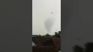 Download lagu Angin puting beliung melanda di Sidoarjo hari ini !! mp3