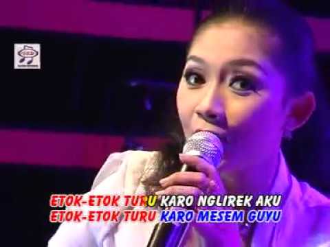 Ratna Antika - Pitek Angkrem [Official Music Video]