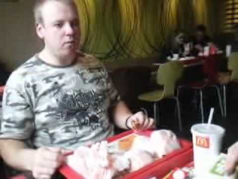 Hugo am Burger essen -teil 1