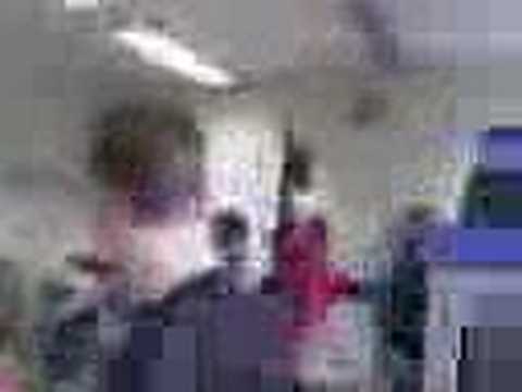 Hinz vs. Kirmes boxen sich in der werkstatt " Steinstraße "