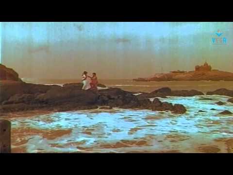 Kanchi Pattuduthi Kasthuri Pottu Vaithu Devadai Pol Nee nadanthu Varavendum