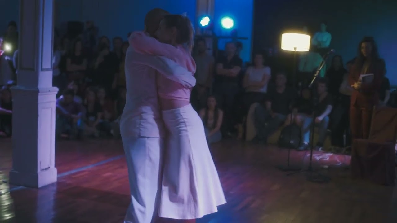 Natalia Fures & Geronimo Dorkas con Agustina Leoni en La Milonga La Discépolo