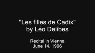 Dessay performs "Les Filles de Cadix"