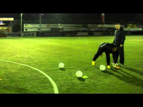 Soumiprince Coaching the junior team of SV HEINENOORD