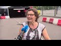 Jeanne geniet op haar driewieler van enorme kunst in Ahoy