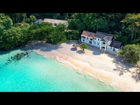 LILLEY UNLEASHED Trudeau is all tripped up in Jamaica