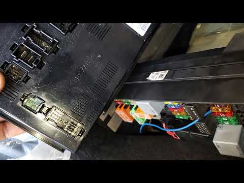 2006 ML 500 Rear Sam Replace And Program Water Damage Trunk seal is Not Good