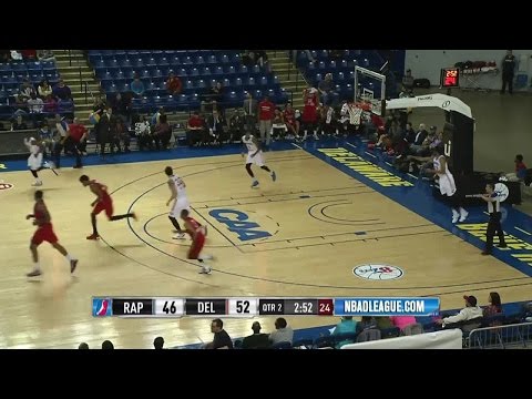 Ronald Roberts Drop Steps and Throws Down!