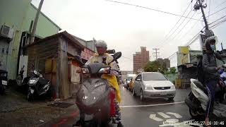 [閒聊] 大家怎麼看待停紅燈滑手機？