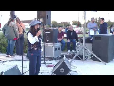 Carla Aranda actuando en el día de la madre,en San Gustavo Entre Rios 