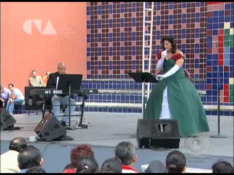 Regina Orozco singing 