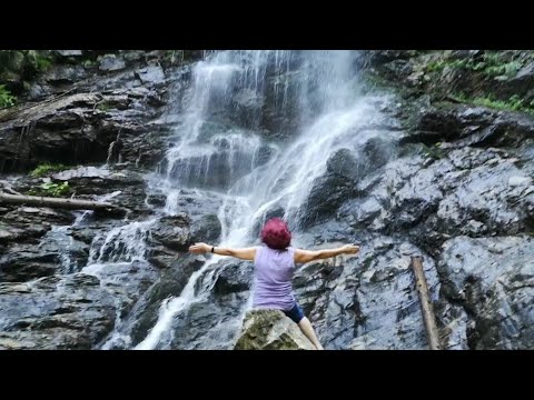 Cascada Scoruș, una dintre cele mai înalte din țară.