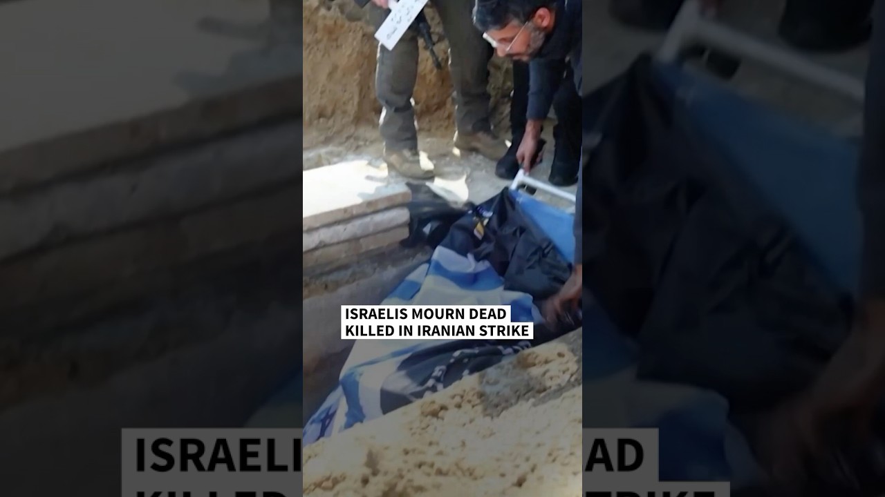 Video | Israelis mourn dead killed in Iranian strike | AFP