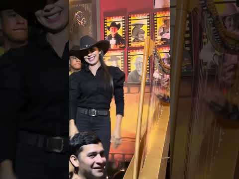 Vanessa Esteban, the Queen of Contrapunteo, vs. El Burrote de Zaraza - In a Creole Contrapunteo