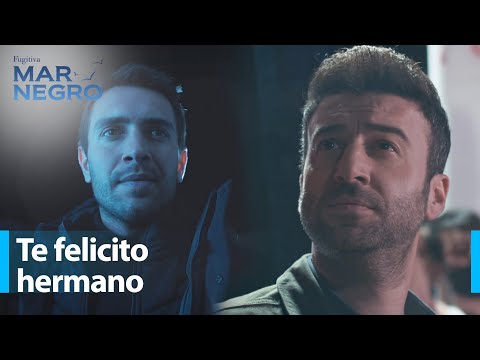 Pervertidos ahorcados en la plaza - Mar Negro Capítulo 134 | Fugitiva