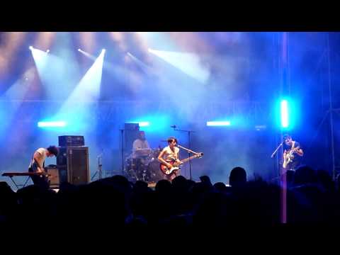 Triangulo de amor bizarro   El fantasma de la transición