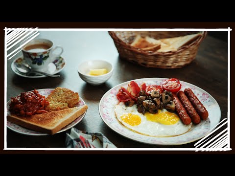 イギリスの朝食 - ハッシュブラウン、ベイクドビーンズ、マッシュルーム、ソーセージ、ベーコン、卵 (British Breakfast - Hash Browns, Baked Beans, Mushrooms, Sausages, Bacon & Eggs)