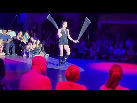 Argentine Folkloric performance: Toma Mate - Boleadoras