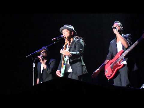 Bruno Mars, Phil Lawrence, Phredley Brown and Jamereo Artis @ HMH Amsterdam 05-07-2011