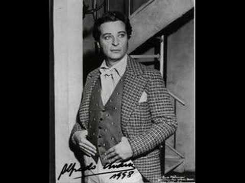 Kraus canta el  "Ay, Ay, Ay"