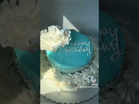 Breakfast at Tiffanys Cake from Walmart