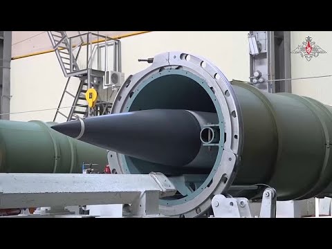 شويغو يتفقد مصنع إنتاج صواريخ مضادة للطائرات