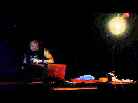 "El fantasma del noise"  LUCHO PELUCHO