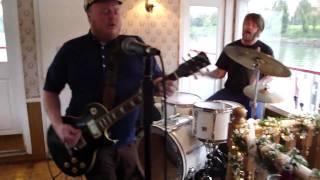 Pure Country Gold - That's Just How It Is (Live On A Boat)