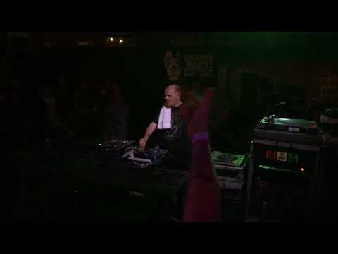 Vibronics feat. Madu Messenger-Infinitum@Reggaebus (1-9-2018)