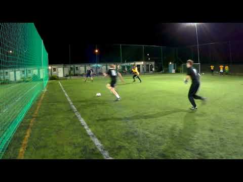 StrefaFutbolu.pl: Dakafil.pl - Przyjaciele Fryzjera