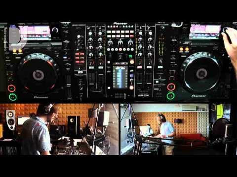 DJsounds Show 11 - Dan Tait