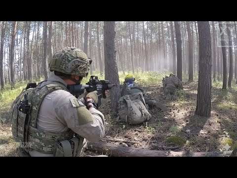 Ukrainian troops in the village of Novaya Tavolzhanka #army #military #russia-sukraine #ukraine