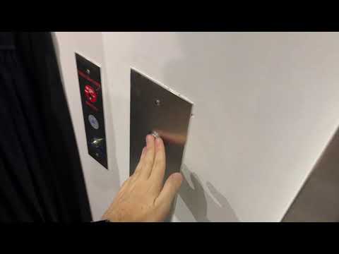 4K 60fps: Schindler Hydraulic Elevator At H&M In CambridgeSide - Cambridge, Massachusetts